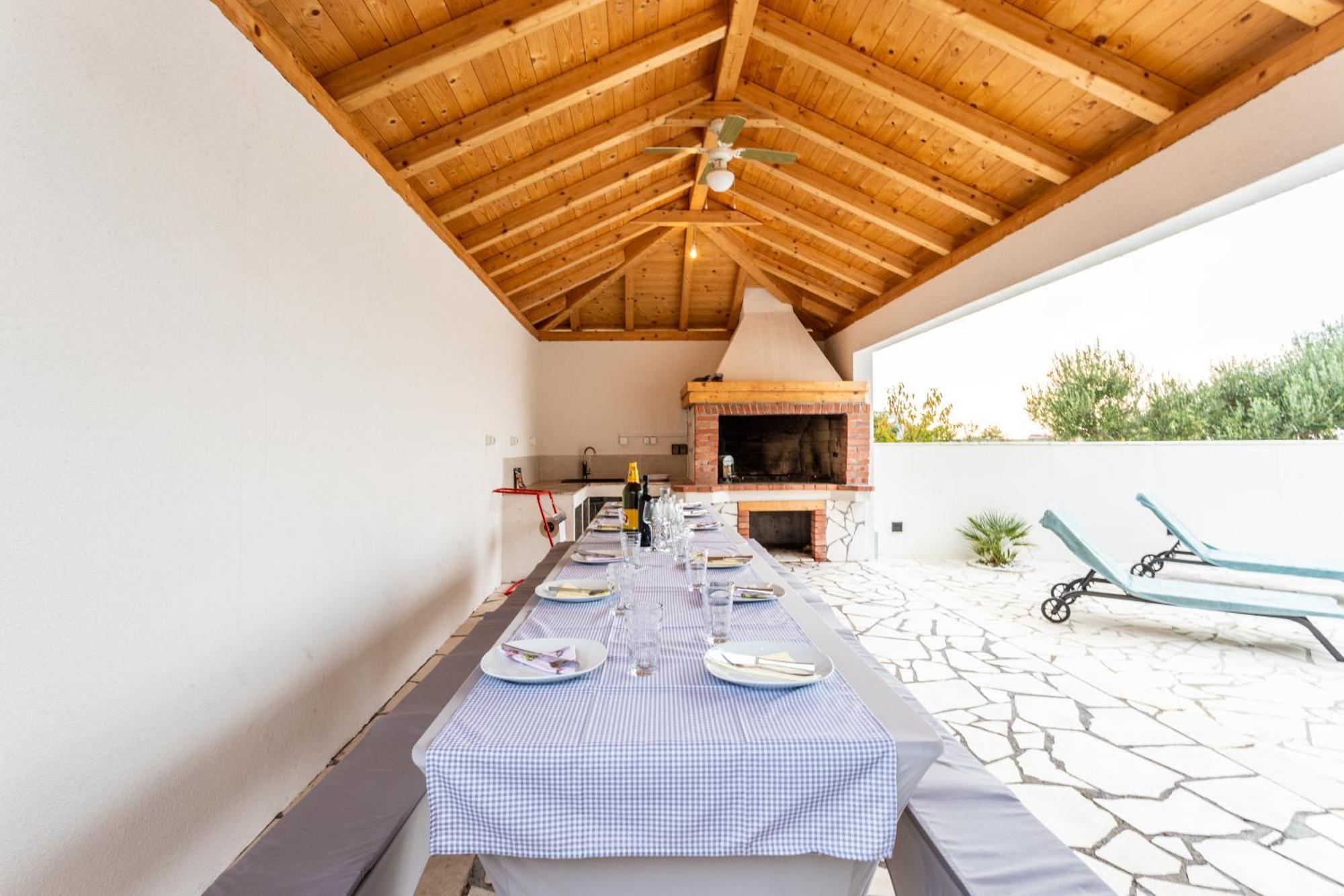 Villa Ana Perfect For Families With Kids And Groups,House With Heated Pool Подстрана Экстерьер фото
